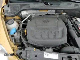 ✅ 2018 Volkswagen Beetle • VIN: 3VWTDAAT4JM504370 • Lot: 90785625. Listed on Copart with 102,505 mi. Free auction sales archive from the USA and detailed vehicle history report at DreamBid. Image 14.