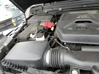 ✅ 2019 Jeep Wrangler Unlimited Rubicon • VIN: 1C4HJXFN8KW523665 • Lot: 85930605. Wystawiony na Copart z przebiegiem 63 193 mil. Bezpłatny archiwum sprzedaży aukcyjnych z USA i szczegółowy raport historii pojazdu na DreamBid. Zdjęcie 16.