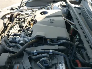 ✅ 2024 Toyota Camry Hybrid XSE • VIN: 4T1K31AKXRU627747 • Lot: 43044327. Wystawiony na IAAI z przebiegiem 19 530 mil. Bezpłatny archiwum sprzedaży aukcyjnych z USA i szczegółowy raport historii pojazdu na DreamBid. Zdjęcie 19.