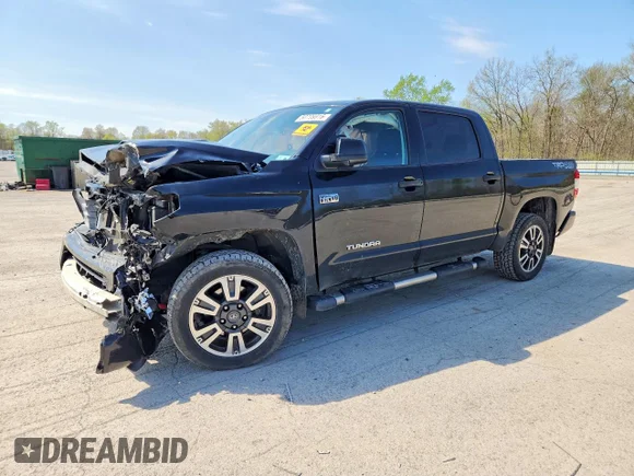 ✅ 2021 Toyota Tundra SR5 • VIN: 5TFDY5F1XMX004917 • Лот: 50799916. Опубликован ранее на Copart с пробегом 100 439 миль. Бесплатный доступ к архиву аукционных продаж из США и подробный отчёт об истории автомобиля на DreamBid. Изображение 1.