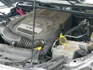 ✅ 2017 Jeep Wrangler Sport • VIN: 1C4AJWAG5HL560882 • Lot: 42869959. Wystawiony na IAAI z przebiegiem 62 208 mil. Bezpłatny archiwum sprzedaży aukcyjnych z USA i szczegółowy raport historii pojazdu na DreamBid. Zdjęcie 19.