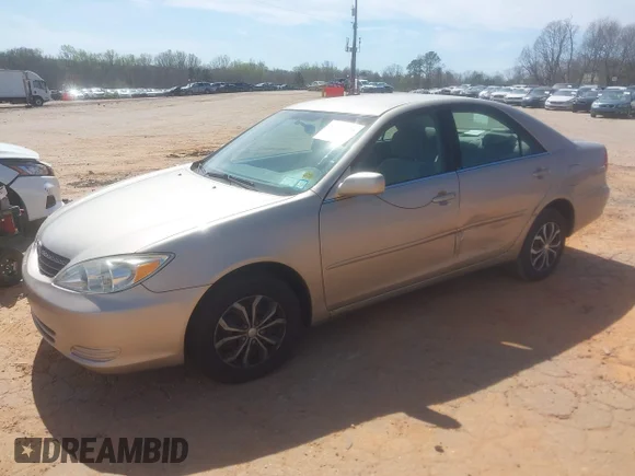 ✅ 2004 Toyota Camry LE • VIN: 4T1BE32K54U832552 • Lot: 44591779. Wystawiony na IAAI z przebiegiem 233 287 mil. Bezpłatny archiwum sprzedaży aukcyjnych z USA i szczegółowy raport historii pojazdu na DreamBid. Zdjęcie 2.