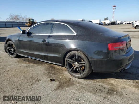 ✅ 2010 Audi S5 Premium Plus • VIN: WAUCVAFR2AA060381 • Лот: 88336055. Опубліковано раніше на Copart з пробігом Не вказано. Безкоштовний доступ до архіву аукціонних продажів зі США та докладний звіт про історію автомобіля на DreamBid. Зображення 2.