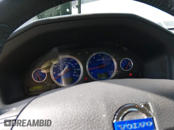 ✅ 2004 Volvo S60 R • VIN: YV1RH52Y242409685 • Лот: 44803759. Опубліковано раніше на IAAI з пробігом 102 825 миль. Безкоштовний доступ до архіву аукціонних продажів зі США та докладний звіт про історію автомобіля на DreamBid. Зображення 7.