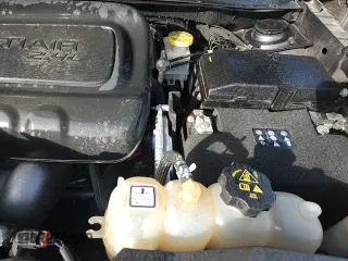 ✅ 2019 Jeep Cherokee Latitude Plus • VIN: 1C4PJMLB1KD485907 • Лот: 86442265. Опубликован ранее на Copart с пробегом 54 400 миль. Бесплатный доступ к архиву аукционных продаж из США и подробный отчёт об истории автомобиля на DreamBid. Изображение 16.