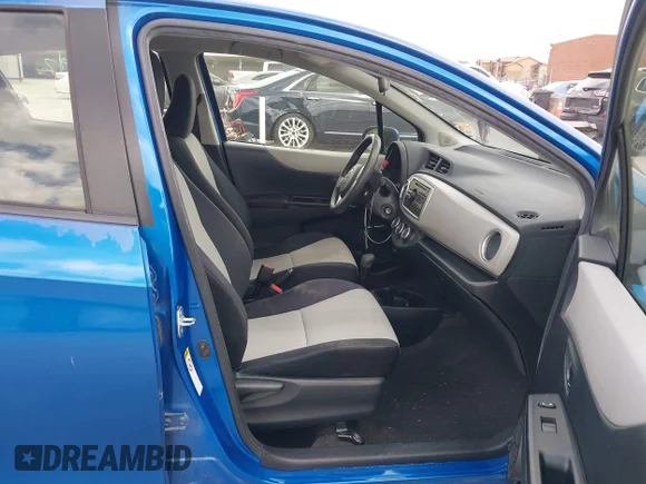 ✅ 2013 Toyota Yaris LE • VIN: JTDKTUD36DD561118 • Лот: 45314521. Опубліковано раніше на IAAI з пробігом 85 460 миль. Безкоштовний доступ до архіву аукціонних продажів зі США та докладний звіт про історію автомобіля на DreamBid. Зображення 5.
