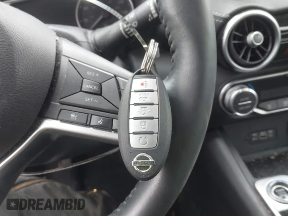 ✅ 2023 Nissan Sentra SV • VIN: 3N1AB8CV0PY275455 • Lot: 44634334. Wystawiony na IAAI z przebiegiem 27 576 mil. Bezpłatny archiwum sprzedaży aukcyjnych z USA i szczegółowy raport historii pojazdu na DreamBid. Zdjęcie 11.