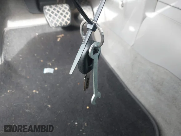 ✅ 2000 Volkswagen Beetle • VIN: 3VWBC21CXYM407382 • Lot: 43325517. Wystawiony na IAAI z przebiegiem 152 028 mil. Bezpłatny archiwum sprzedaży aukcyjnych z USA i szczegółowy raport historii pojazdu na DreamBid. Zdjęcie 11.