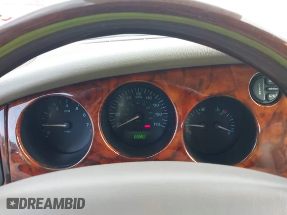 ✅ 2001 Jaguar XK • VIN: SAJDA42C51NA14918 • Lot: 44738216. Wystawiony na IAAI z przebiegiem 68 352 mil. Bezpłatny archiwum sprzedaży aukcyjnych z USA i szczegółowy raport historii pojazdu na DreamBid. Zdjęcie 7.