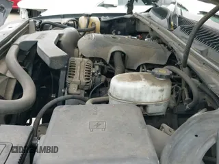 ✅ 2005 GMC Yukon SLT • VIN: 1GKEC13V95J261305 • Lot: 42194360. Wystawiony na IAAI z przebiegiem 193 597 mil. Bezpłatny archiwum sprzedaży aukcyjnych z USA i szczegółowy raport historii pojazdu na DreamBid. Zdjęcie 12.