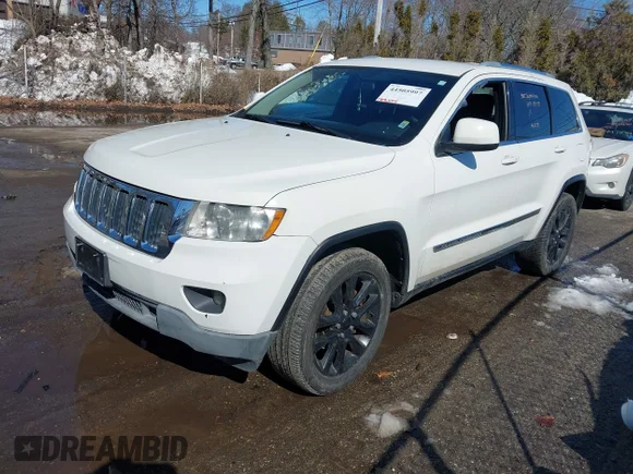 ✅ 2012 Jeep Grand Cherokee Laredo Altitude • VIN: 1C4RJFAG1CC135770 • Лот: 44505997. Опубліковано раніше на IAAI з пробігом 188 634 миль. Безкоштовний доступ до архіву аукціонних продажів зі США та докладний звіт про історію автомобіля на DreamBid. Зображення 2.