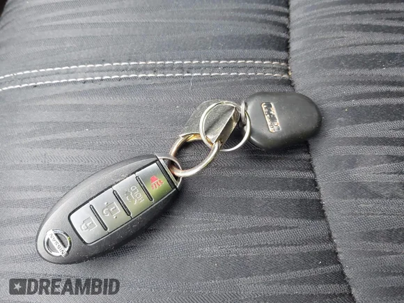 ✅ 2016 Nissan Sentra SV • VIN: 3N1AB7AP7GL647949 • Лот: 45173524. Опубліковано раніше на IAAI з пробігом 76 139 миль. Безкоштовний доступ до архіву аукціонних продажів зі США та докладний звіт про історію автомобіля на DreamBid. Зображення 11.
