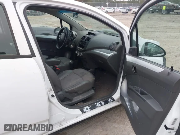 ✅ 2014 Chevrolet Spark LT • VIN: KL8CD6S96EC537728 • Lot: 41562259. Wystawiony na IAAI z przebiegiem 177 571 mil. Bezpłatny archiwum sprzedaży aukcyjnych z USA i szczegółowy raport historii pojazdu na DreamBid. Zdjęcie 5.