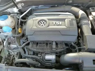 ✅ 2017 Volkswagen Passat SE • VIN: 1VWBT7A30HC083065 • Lot: 80861605. Listed on Copart with 51,210 mi. Free auction sales archive from the USA and detailed vehicle history report at DreamBid. Image 16.