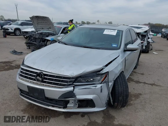 ✅ 2017 Volkswagen Passat SE • VIN: 1VWGT7A37HC003928 • Lot: 43838834. Wystawiony na IAAI z przebiegiem 113 819 mil. Bezpłatny archiwum sprzedaży aukcyjnych z USA i szczegółowy raport historii pojazdu na DreamBid. Zdjęcie 2.