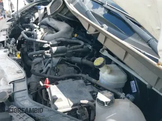 ✅ 2020 Ford Transit Cargo • VIN: 1FTBR1C82LKA83509 • Lot: 43127189. Wystawiony na IAAI z przebiegiem 20 442 mil. Bezpłatny archiwum sprzedaży aukcyjnych z USA i szczegółowy raport historii pojazdu na DreamBid. Zdjęcie 19.