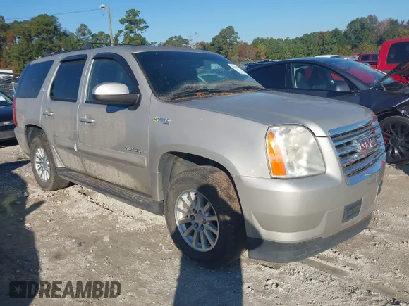 ✅ 2008 GMC Yukon • VIN: 1GKFC13548R205654 • Lot: 43589774. Listed on IAAI with 223,952 mi. Free auction sales archive from the USA and detailed vehicle history report at DreamBid. Image 1.