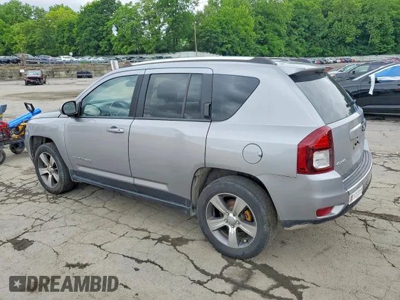 ✅ 2016 Jeep Compass Latitude • VIN: 1C4NJDEB2GD581735 • Lot: 58447656. Wystawiony na Copart z przebiegiem 114 965 mil. Bezpłatny archiwum sprzedaży aukcyjnych z USA i szczegółowy raport historii pojazdu na DreamBid. Zdjęcie 2.