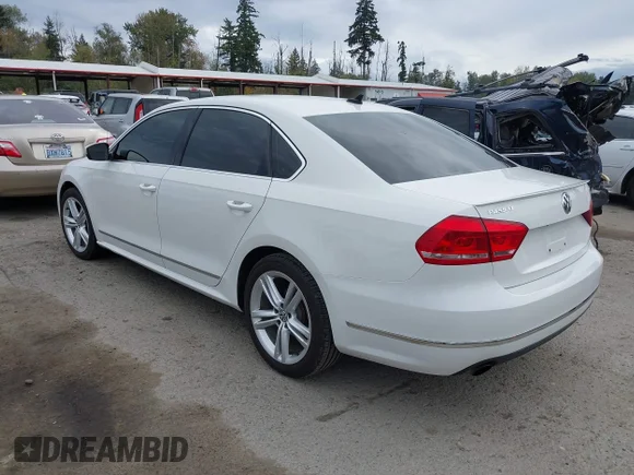 ✅ 2014 Volkswagen Passat SEL Premium • VIN: 1VWCT7A38EC033644 • Лот: 43427897. Опубліковано раніше на IAAI з пробігом 123 470 миль. Безкоштовний доступ до архіву аукціонних продажів зі США та докладний звіт про історію автомобіля на DreamBid. Зображення 3.