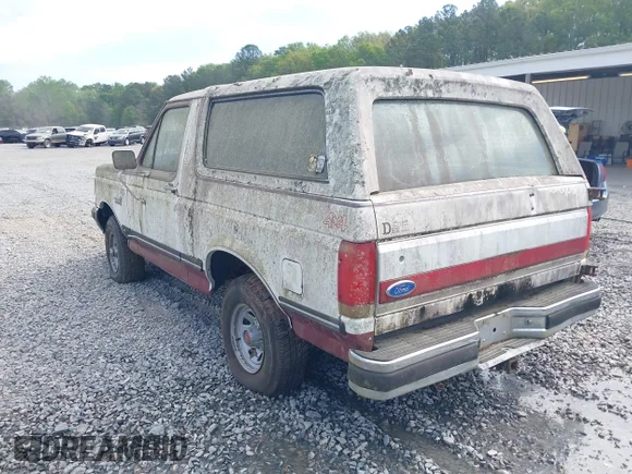 ✅ 1990 Ford Bronco Custom • VIN: 1FMEU15H2LLA92256 • Лот: 44746205. Опубліковано раніше на IAAI з пробігом 97 557 миль. Безкоштовний доступ до архіву аукціонних продажів зі США та докладний звіт про історію автомобіля на DreamBid. Зображення 3.