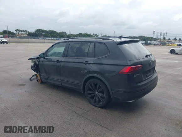 ✅ 2021 Volkswagen Tiguan SE • VIN: 3VV3B7AX3MM100450 • Lot: 44132073. Wystawiony na IAAI z przebiegiem 58 754 mil. Bezpłatny archiwum sprzedaży aukcyjnych z USA i szczegółowy raport historii pojazdu na DreamBid. Zdjęcie 3.