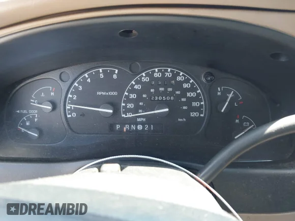 ✅ 2000 Ford Explorer XLT • VIN: 1FMZU63E3YUB34927 • Lot: 42208468. Wystawiony na IAAI z przebiegiem 230 508 mil. Bezpłatny archiwum sprzedaży aukcyjnych z USA i szczegółowy raport historii pojazdu na DreamBid. Zdjęcie 7.