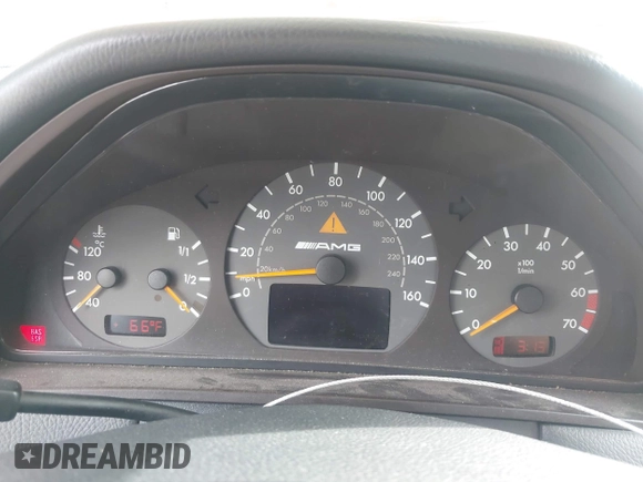 ✅ 2000 Mercedes-Benz E 55 AMG • VIN: WDBJF74J7YB037902 • Lot: 44332048. Wystawiony na IAAI z przebiegiem 377 537 mil. Bezpłatny archiwum sprzedaży aukcyjnych z USA i szczegółowy raport historii pojazdu na DreamBid. Zdjęcie 7.
