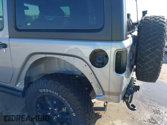✅ 2021 Jeep Wrangler Islander • VIN: 1C4GJXAN8MW601514 • Lot: 43403702. Wystawiony na IAAI z przebiegiem 41 567 mil. Bezpłatny archiwum sprzedaży aukcyjnych z USA i szczegółowy raport historii pojazdu na DreamBid. Zdjęcie 6.