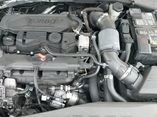 ✅ 2024 Kia K5 GT-Line • VIN: 5XXG64J22RG257015 • Lot: 42693675. Wystawiony na IAAI z przebiegiem 13 141 mil. Bezpłatny archiwum sprzedaży aukcyjnych z USA i szczegółowy raport historii pojazdu na DreamBid. Zdjęcie 19.