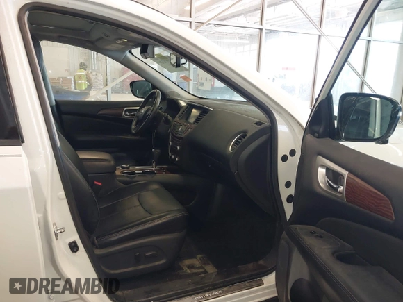 ✅ 2017 Nissan Pathfinder SL • VIN: 5N1DR2MM0HC663770 • Lot: 44218339. Wystawiony na IAAI z przebiegiem 131 542 mil. Bezpłatny archiwum sprzedaży aukcyjnych z USA i szczegółowy raport historii pojazdu na DreamBid. Zdjęcie 5.
