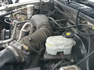 ✅ 2002 Chevrolet S-10 LS • VIN: 1GCCS19W228230020 • Лот: 41569141. Опубликован ранее на IAAI с пробегом 340 565 миль. Бесплатный доступ к архиву аукционных продаж из США и подробный отчёт об истории автомобиля на DreamBid. Изображение 12.