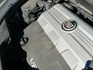 ✅ 2010 Cadillac SRX Performance Collection • VIN: 3GYFNBEY7AS542528 • Lot: 43410156. Wystawiony na IAAI z przebiegiem 169 017 mil. Bezpłatny archiwum sprzedaży aukcyjnych z USA i szczegółowy raport historii pojazdu na DreamBid. Zdjęcie 12.