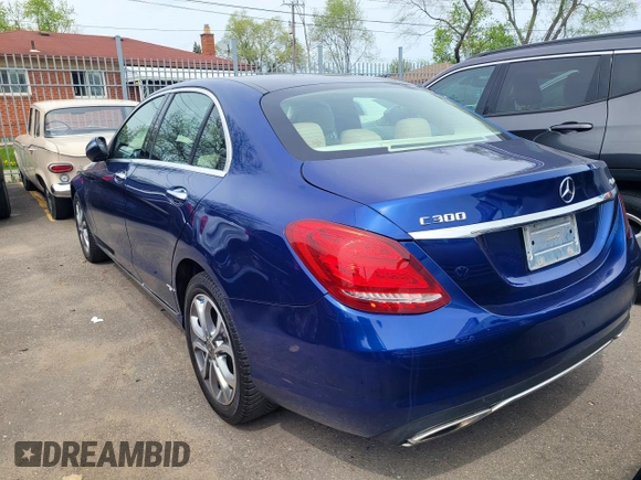 ✅ 2018 Mercedes-Benz C 300 • VIN: 55SWF4KB2JU260741 • Lot: 51319076. Wystawiony na Copart z przebiegiem 78 442 mil. Bezpłatny archiwum sprzedaży aukcyjnych z USA i szczegółowy raport historii pojazdu na DreamBid. Zdjęcie 3.