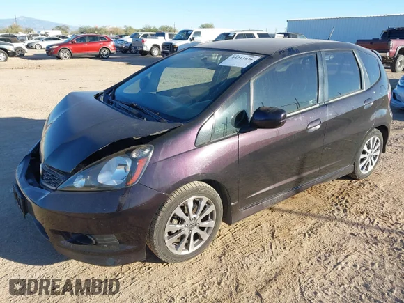 ✅ 2013 Honda Fit Sport • VIN: JHMGE8H53DC029171 • Lot: 44213836. Wystawiony na IAAI z przebiegiem 121 938 mil. Bezpłatny archiwum sprzedaży aukcyjnych z USA i szczegółowy raport historii pojazdu na DreamBid. Zdjęcie 2.