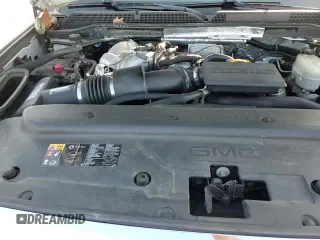 ✅ 2017 GMC Sierra 2500HD SLT • VIN: 1GT12TEY2HF139067 • Lot: 43919285. Wystawiony na Copart z przebiegiem 56 169 mil. Bezpłatny archiwum sprzedaży aukcyjnych z USA i szczegółowy raport historii pojazdu na DreamBid. Zdjęcie 13.