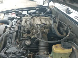 ✅ 1995 Toyota 4Runner • VIN: JT3VN29VXS0056245 • Lot: 42740963. Wystawiony na IAAI z przebiegiem 239 872 mil. Bezpłatny archiwum sprzedaży aukcyjnych z USA i szczegółowy raport historii pojazdu na DreamBid. Zdjęcie 14.