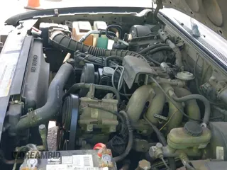 ✅ 1998 Ford Ranger XL • VIN: 1FTYR10C6WUC81490 • Lot: 42055263. Listed on IAAI with 226,185 mi. Free auction sales archive from the USA and detailed vehicle history report at DreamBid. Image 12.