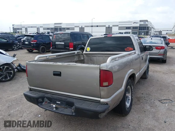 ✅ 1999 Chevrolet S-10 LS • VIN: 1GCCS14X4X8137037 • Lot: 45435512. Wystawiony na IAAI z przebiegiem 198 400 mil. Bezpłatny archiwum sprzedaży aukcyjnych z USA i szczegółowy raport historii pojazdu na DreamBid. Zdjęcie 4.