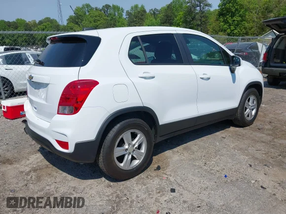 ✅ 2022 Chevrolet Trax LS • VIN: KL7CJKSM0NB527387 • Лот: 44783967. Опубліковано раніше на IAAI з пробігом 32 466 миль. Безкоштовний доступ до архіву аукціонних продажів зі США та докладний звіт про історію автомобіля на DreamBid. Зображення 4.