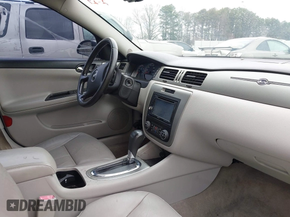 ✅ 2008 Chevrolet Impala SS • VIN: 2G1WD58C689111950 • Lot: 44501154. Wystawiony na IAAI z przebiegiem 212 704 mil. Bezpłatny archiwum sprzedaży aukcyjnych z USA i szczegółowy raport historii pojazdu na DreamBid. Zdjęcie 5.