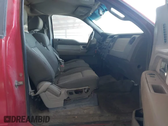 ✅ 2010 Ford F-150 XL • VIN: 1FTMF1E8XAKB33911 • Lot: 44669282. Wystawiony na IAAI z przebiegiem 217 249 mil. Bezpłatny archiwum sprzedaży aukcyjnych z USA i szczegółowy raport historii pojazdu na DreamBid. Zdjęcie 5.