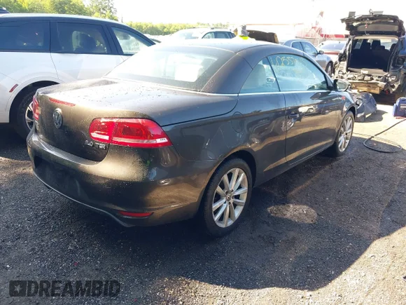 ✅ 2012 Volkswagen Eos Komfort • VIN: WVWBW7AH9CV004592 • Lot: 42537513. Wystawiony na IAAI z przebiegiem 81 335 mil. Bezpłatny archiwum sprzedaży aukcyjnych z USA i szczegółowy raport historii pojazdu na DreamBid. Zdjęcie 4.