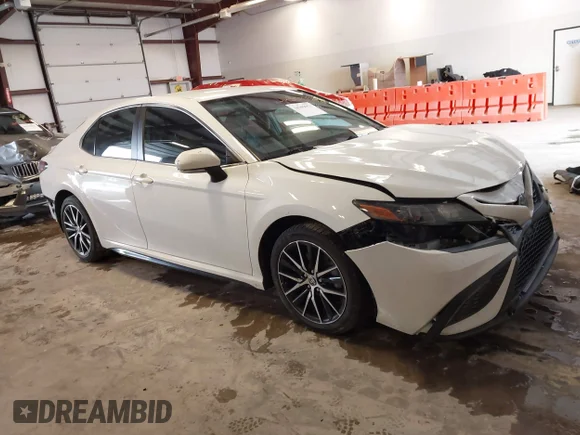 ✅ 2022 Toyota Camry SE • VIN: 4T1G11AK1NU673005 • Lot: 44309053. Wystawiony na IAAI z przebiegiem 61 257 mil. Bezpłatny archiwum sprzedaży aukcyjnych z USA i szczegółowy raport historii pojazdu na DreamBid. Zdjęcie 1.