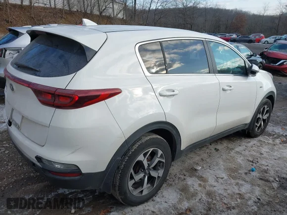 ✅ 2020 Kia Sportage LX • VIN: KNDPMCAC5L7683659 • Lot: 43932484. Wystawiony na IAAI z przebiegiem 98 382 mil. Bezpłatny archiwum sprzedaży aukcyjnych z USA i szczegółowy raport historii pojazdu na DreamBid. Zdjęcie 4.