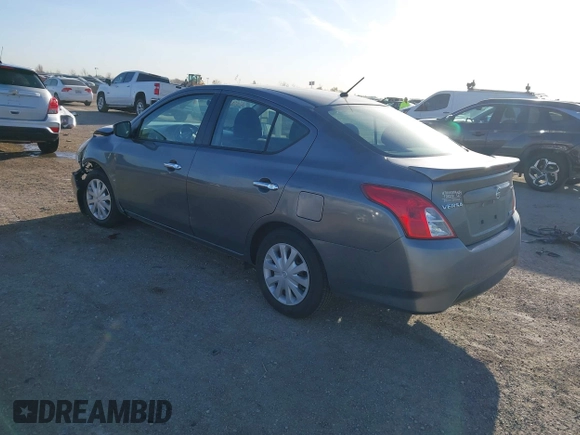 ✅ 2016 Nissan Versa S Plus • VIN: 3N1CN7AP4GL853150 • Lot: 43951968. Wystawiony na IAAI z przebiegiem 97 147 mil. Bezpłatny archiwum sprzedaży aukcyjnych z USA i szczegółowy raport historii pojazdu na DreamBid. Zdjęcie 3.