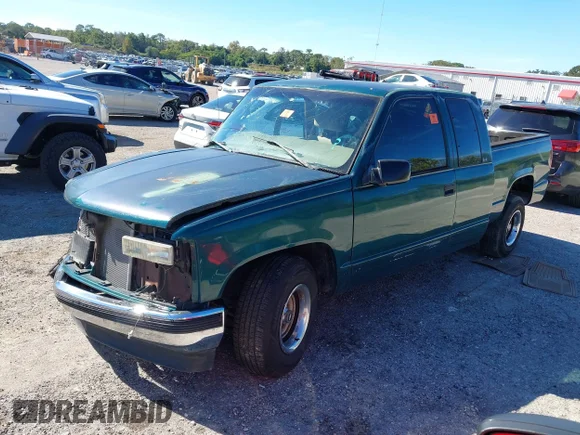 ✅ 1997 Chevrolet Silverado 1500 • VIN: 1GCEC19M7VE145670 • Lot: 43685488. Wystawiony na IAAI z przebiegiem 104 749 mil. Bezpłatny archiwum sprzedaży aukcyjnych z USA i szczegółowy raport historii pojazdu na DreamBid. Zdjęcie 2.