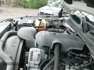 2004 Chevrolet Silverado 1500 z VIN 1GCEC14T24Z121685, wystawiony jako IAAI lot #42471846 z przebiegiem 121 667 mil mil oraz . Historia ofert i sprzedaży dostępna na DreamBid. Obrazek 12.