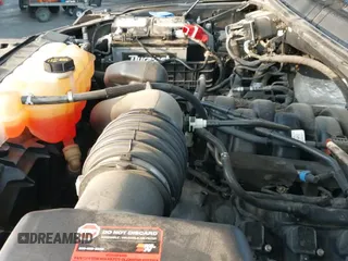 ✅ 2018 Ford F-150 XL • VIN: 1FTEW1E50JKF55647 • Lot: 42359384. Wystawiony na IAAI z przebiegiem 120 774 mil. Bezpłatny archiwum sprzedaży aukcyjnych z USA i szczegółowy raport historii pojazdu na DreamBid. Zdjęcie 19.