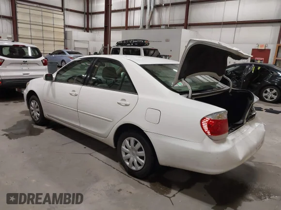 ✅ 2005 Toyota Camry LE • VIN: 4T1BE32K25U030073 • Lot: 44334473. Wystawiony na IAAI z przebiegiem 215 607 mil. Bezpłatny archiwum sprzedaży aukcyjnych z USA i szczegółowy raport historii pojazdu na DreamBid. Zdjęcie 3.