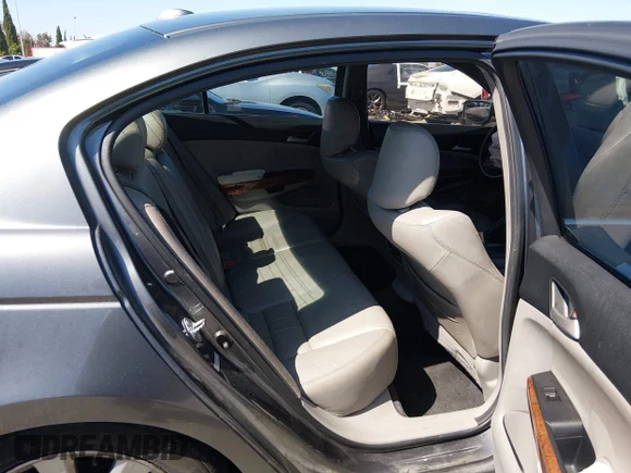 ✅ 2011 Honda Accord EX-L • VIN: 1HGCP3F82BA029103 • Lot: 44984411. Wystawiony na IAAI z przebiegiem 201 878 mil. Bezpłatny archiwum sprzedaży aukcyjnych z USA i szczegółowy raport historii pojazdu na DreamBid. Zdjęcie 8.
